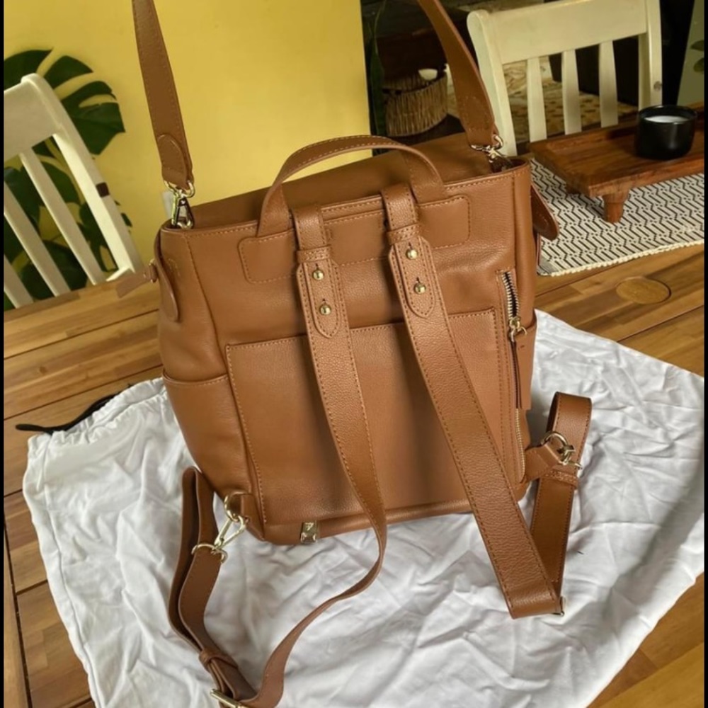 BNWT: Mina Baie Tan Leather Mini Kinney